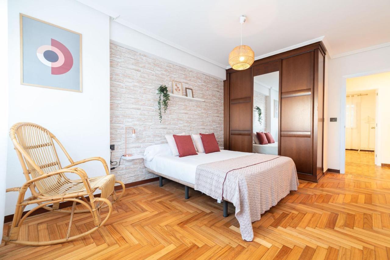 Amplia Vivienda Con Garaje Apartman Vigo Kültér fotó