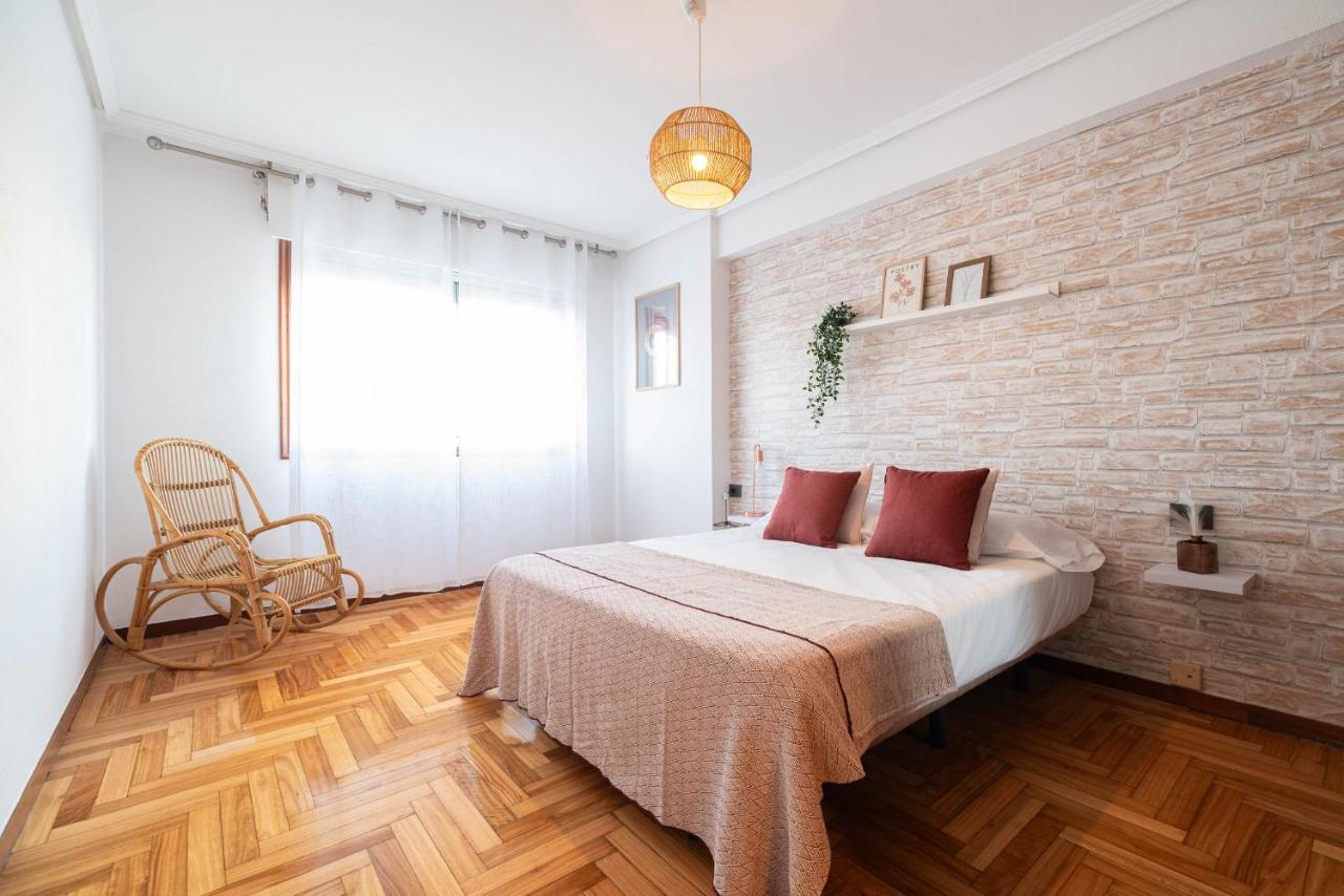 Amplia Vivienda Con Garaje Apartman Vigo Kültér fotó