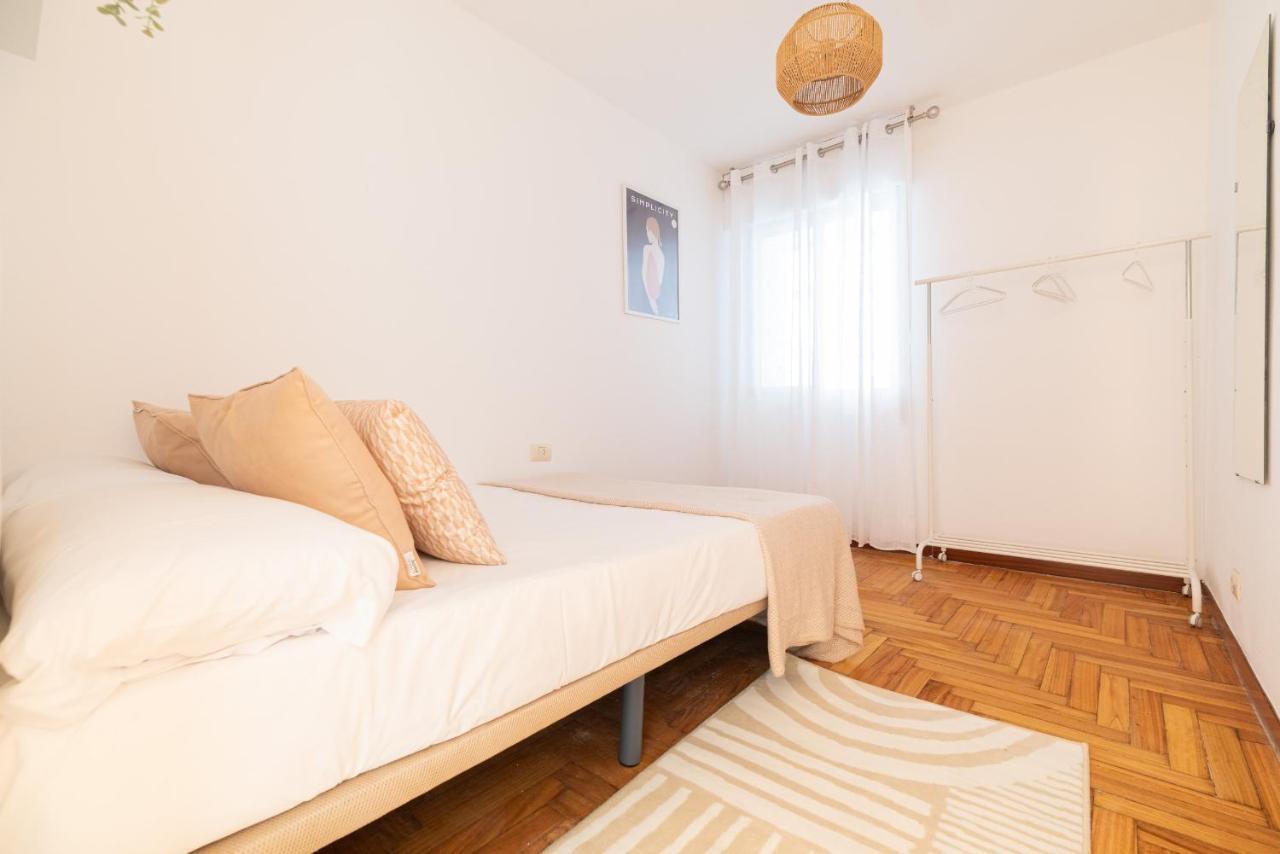 Amplia Vivienda Con Garaje Apartman Vigo Kültér fotó