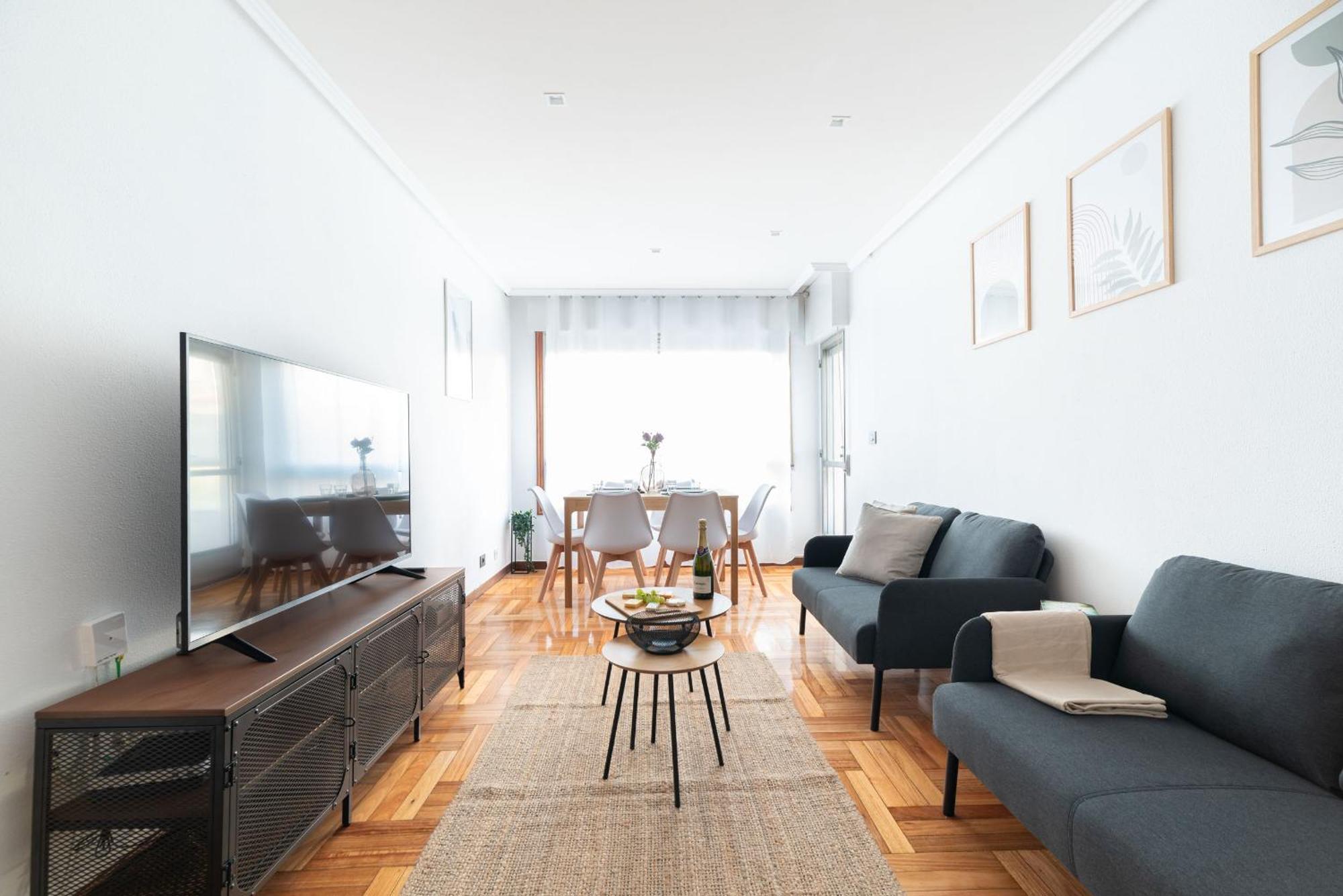 Amplia Vivienda Con Garaje Apartman Vigo Kültér fotó